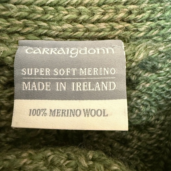 Stunning Carraig Donn Green 100% Merino Wool Cardigan Sweater Made in Ireland - Picture 6 of 6